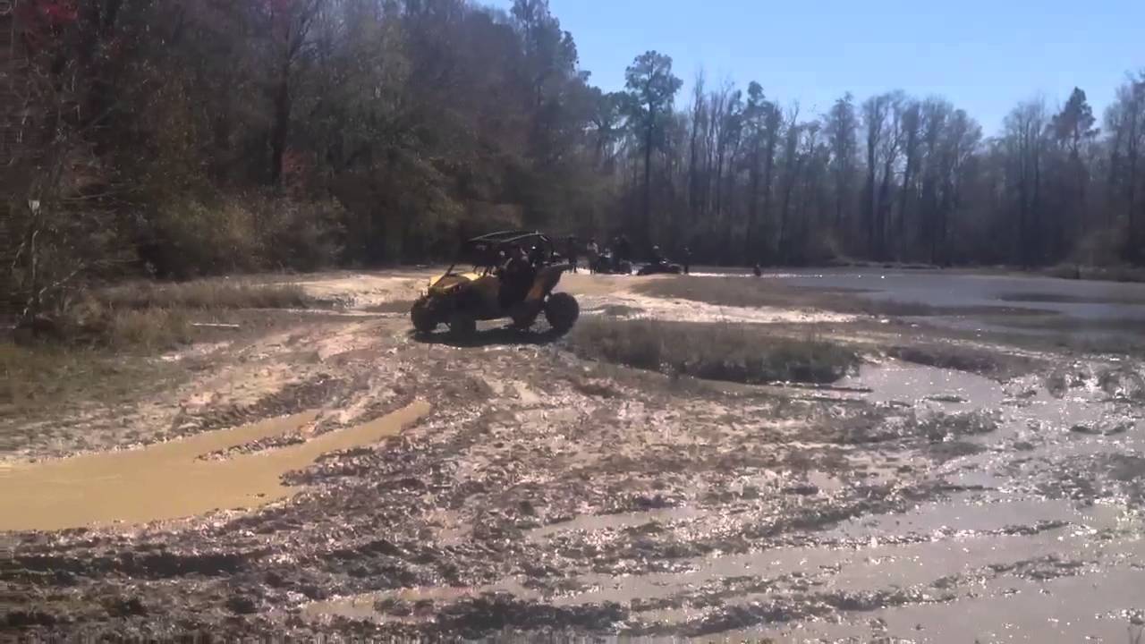 Maverick mudding/drag racing - YouTube