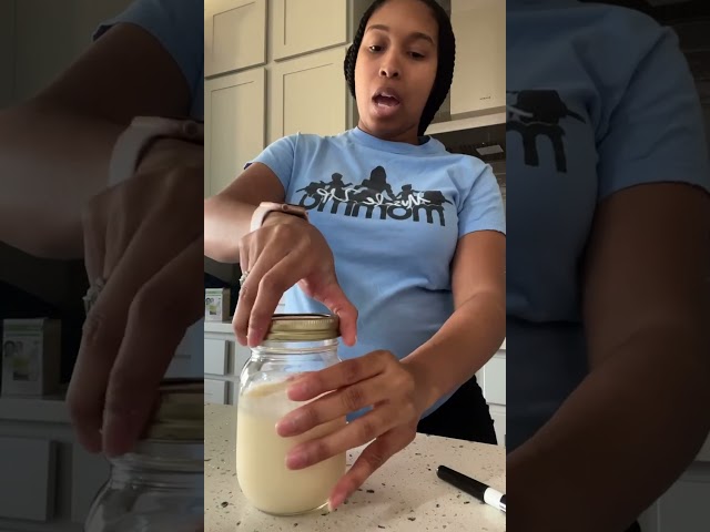 The Pitcher Method For Storing Breastmilk 🤱🏽🍼💖 #breastfeeding class=