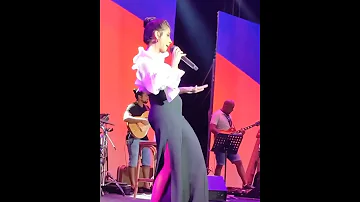 شاهذ رقصة فنانة روبي على اغنية مع سلامة باي باي 