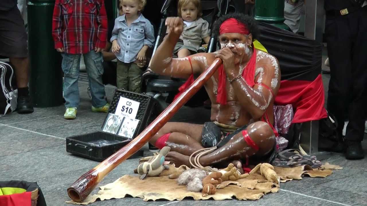 Australia_Didgeridoo street show YouTube