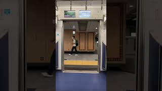 東京メトロ千代田線 16000系05F ドア開閉