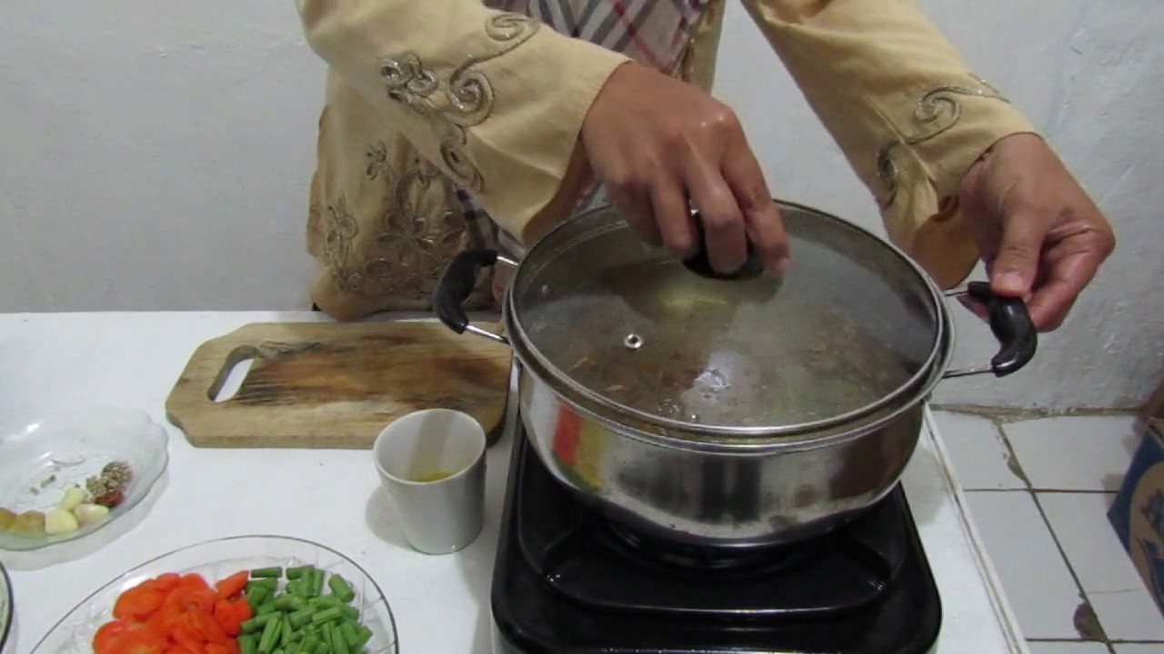 Resep Masak Sayur Sop Bakso #DapurHarian - YouTube