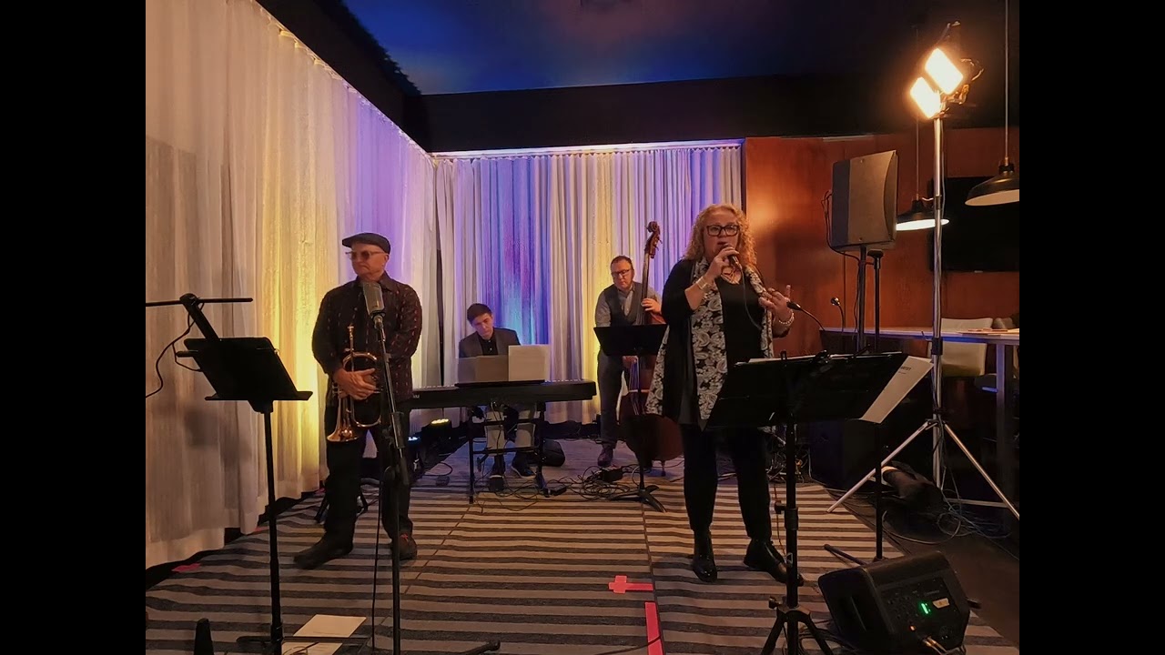 Live Lounge, Feat Heather Bambrick