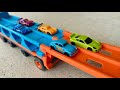 Грузовик-транспортер Hot Wheels Супергонки GVG37 в реальных условиях использования от пользователя Оксана.