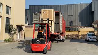 www.ultraspare.com. Loading a container of forklift parts for our client,  29 of October, 2022