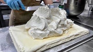 매일완판 꾸덕한 우유 크림폭탄 케이크! 완벽한 우유 케익 밀크블럭 Full of milk cream! milk block cake making - Korean street food