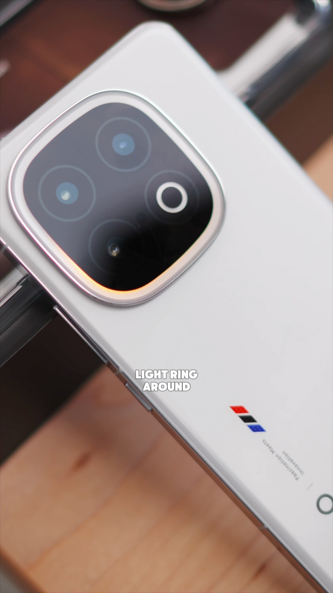 iQOO 13 スマートフォン BMW 白 Vivo iQOO 13 BMW M Edition - Flagship Phone, Mid-Range Price