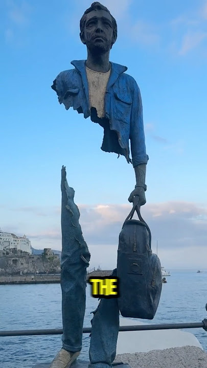 This Statue Looks Like It's Floating—Here’s the Hidden Trick