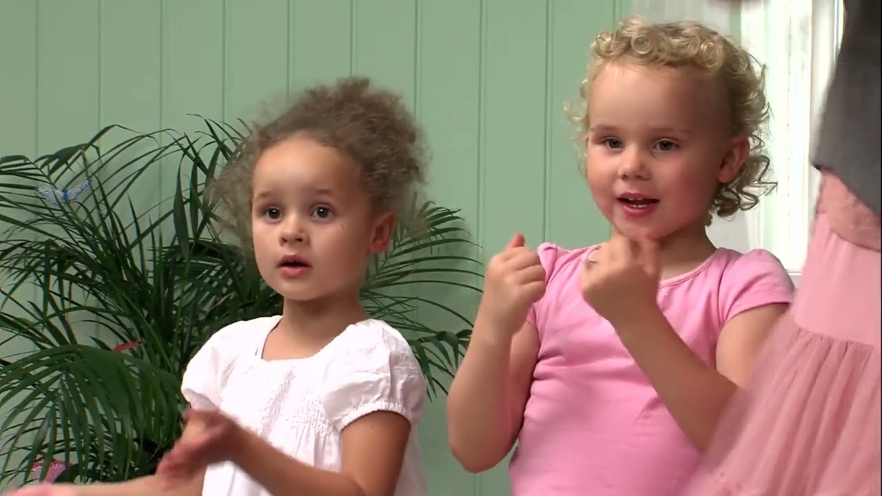 I en skov en hytte lå - Monique's Verden