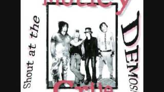 Video thumbnail of "Mötley Crüe - Running Wild In The Night [Demo]"