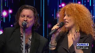 Dallo studio 12 di canale italia.
https://www.facebook.com/cantandoballandoufficiale/
http://www.canaleitalia.it/