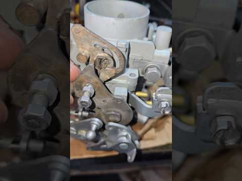 Voy avanzando el RENAULT y me encuentro con estos remiendos.