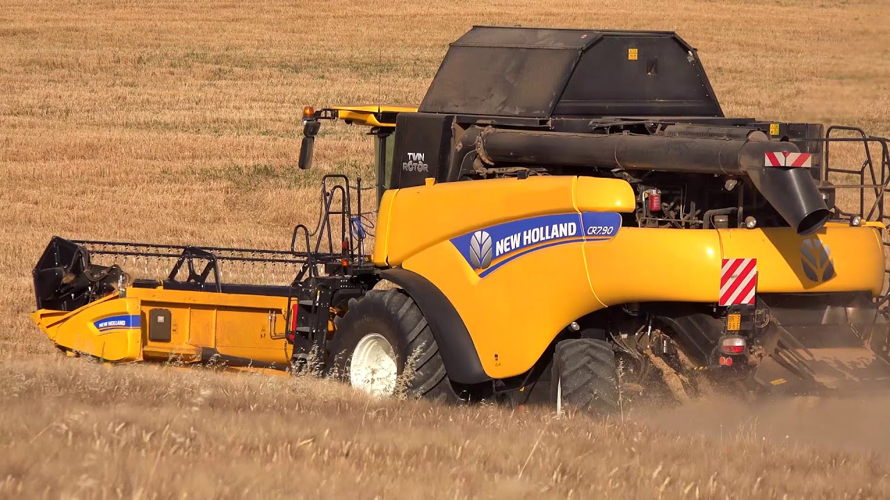 tractor tires NUOVA CR7.90 EVEREST NEW HOLLAND SULLE COLLINE PUGLIESI