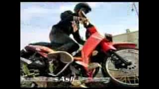 Iklan Yamaha VegaR Deddy Mizwar, Alex Lipshaw, Megan Fox dan Max Thieriot Asal Murah 2010.avi