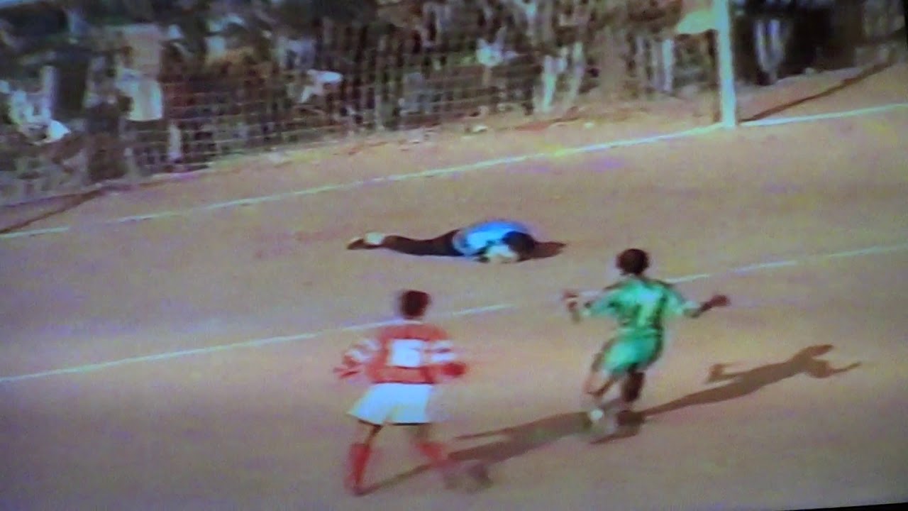 اهلي صنعاء 0-2 الزهرة بهدفي الكابتن عبدالله الصنعاني موسم 92-91ولقطة حسين جباري الاكثر من رائعة