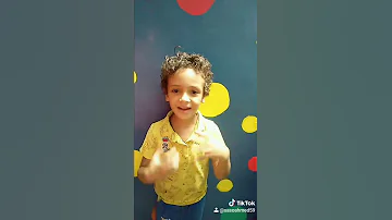 وداع يادنيا وداع على اللي باع ومكملشي الحياة لو بيك او من غيرك دي هتمشي سلام يا حب سلام معدش غرام 