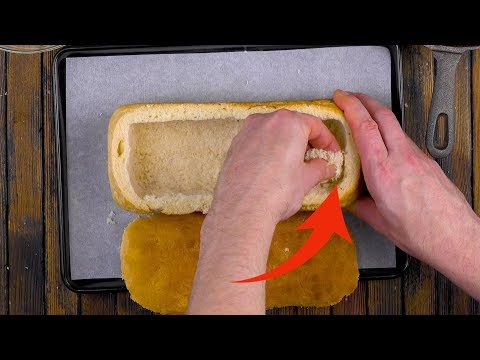 il-vide-le-pain-pour-le-remplir-avec-Ça.-ingénieux-et-super-bon-!