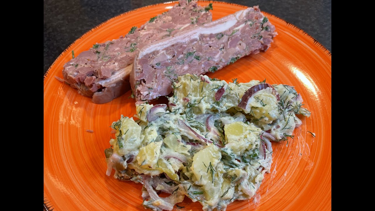 Kokt rimmad fläsklägg med sallad