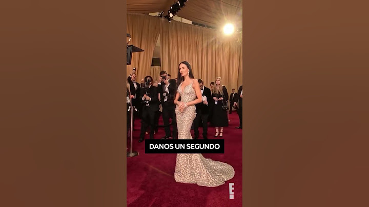 Nos brillan los ojos viendo a Demi Moore haciendo nuestra glambot en la #AlfombraRojaE! #Shorts