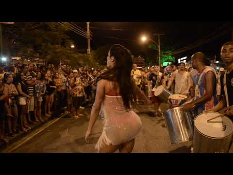 Gracyanne Barbosa no ensaio técnico de rua da União da Ilha