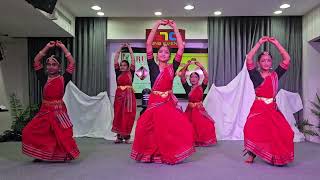 Sruthi Music & Dance Training Center, Dubai - Students amazing semi classical dance performance