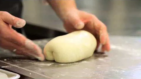How to shape bread: Loaf, roll and single plait