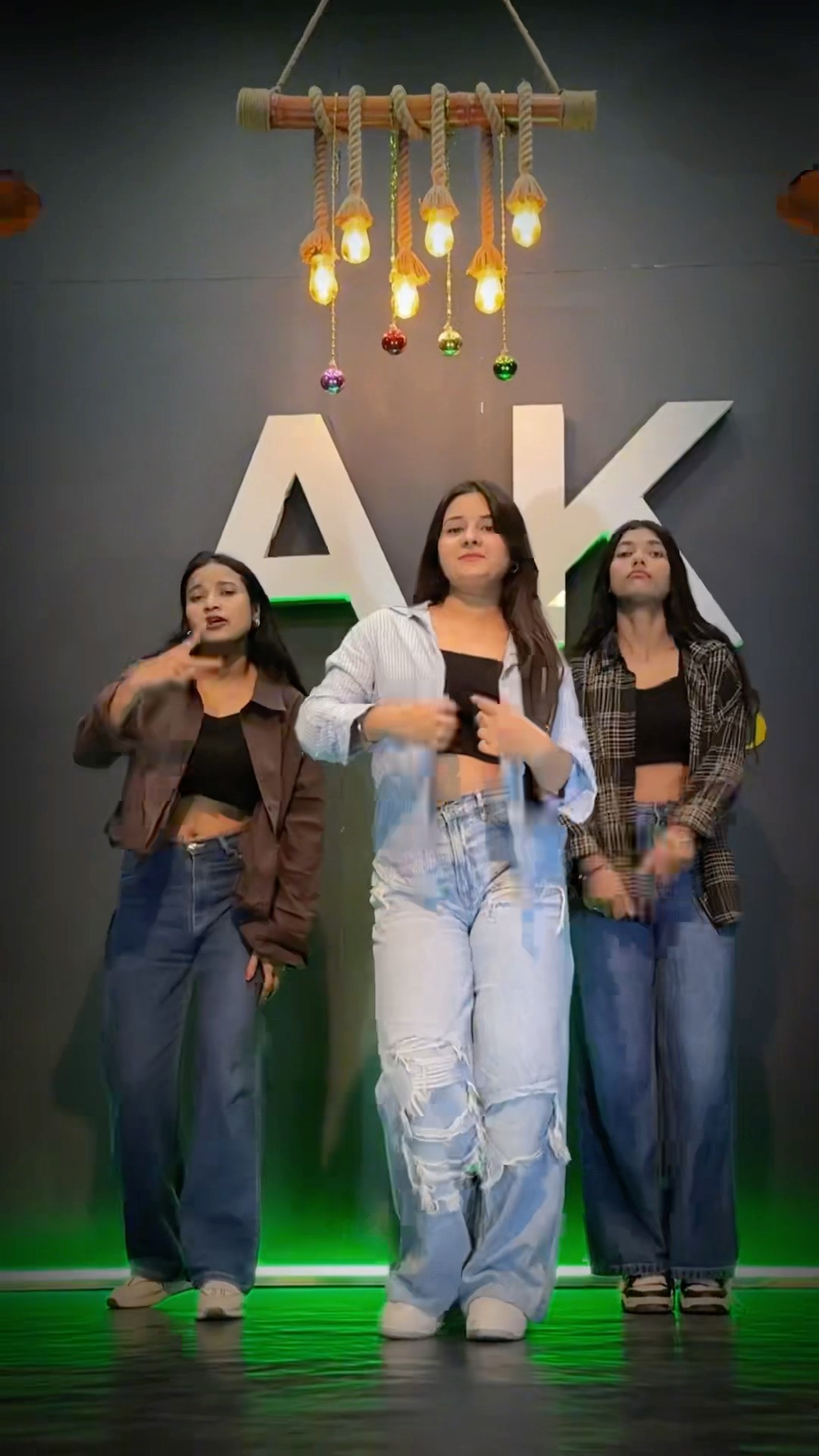 Bijli ki taar h❤️ #dance #trending #youtube #ytshorts #viralvideo #girl #upneetkaur