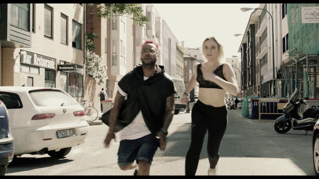 Mami LaQuinn, Kra Martinez - Bellaquera (Videoclip Oficial)