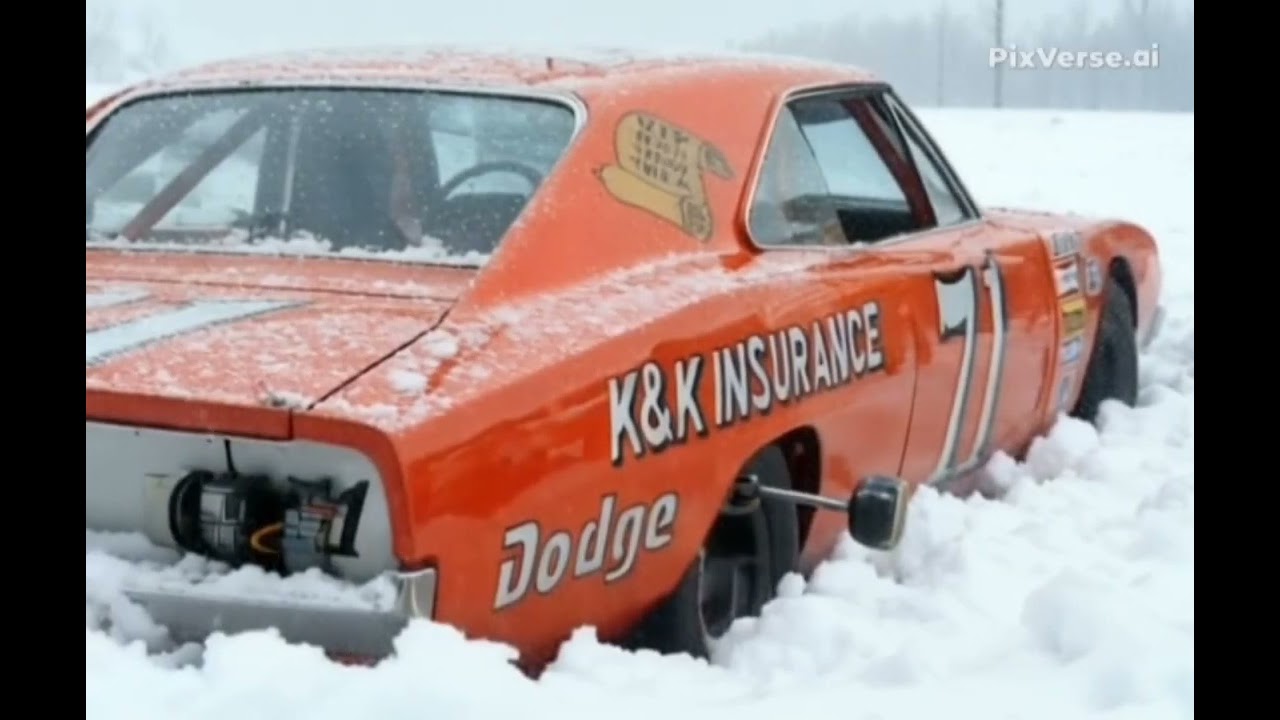 Desperate Cold Engine Cranking while stuck in the deep snow during a cold winter Blizzard ❤️❤️🏁🏁🏁