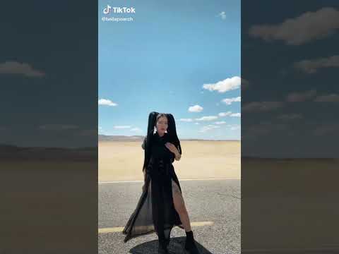 Bella Poarch -