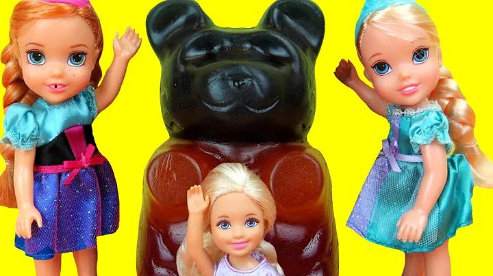 GIANT Gummy bear ! Candy store - Elsa & Anna toddl...