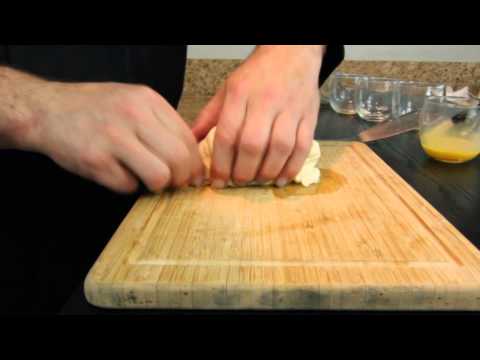 How to Make Warm, Baked Brie With Almonds : Baked Brie Recipes