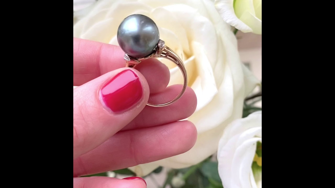 Modern Black Pearl Diamond 9ct Gold Ring