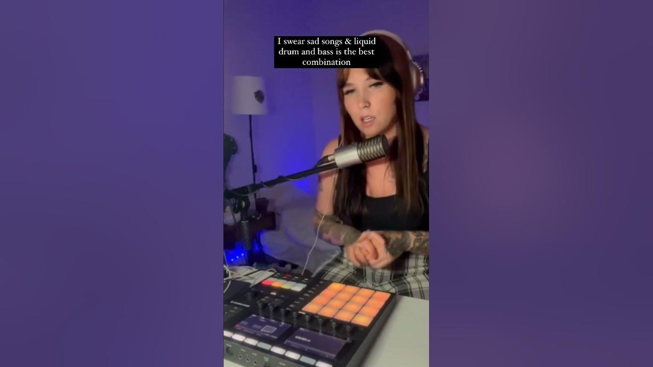 Writing sad songs is my therapy 🥲🤭💘✨💞 #KenyaGrace #Strangers #songwriter #drumandbass