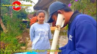 Pedesaan Ngipik Kalimendong Leksono. rumahnya mewah- mewah di kampung ini