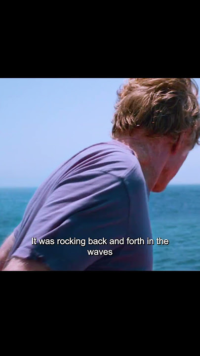 Theman'sboatwashitbyalargeholeinthemiddleoftheocean!#fouyou #film #movie