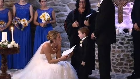As This Bride Was Reciting Her Vows, She Suddenly Picked Out Her Groom’s Ex And Told Her To Stand Up