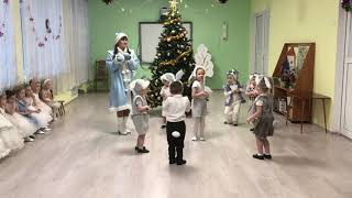 Танец зайчиков, в детском саду. Младшая группа