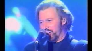 Miniatura del video "Bee Gees   Brit Awards Medley 1997 BEE GEES  ETERNOS -FOREVER"