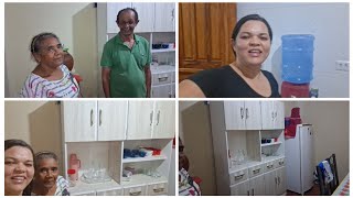 A COZINHA DA MINHA MÃE, FICOU LINDA COM O ARMÁRIO NOVO.