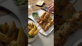 Pinchos y peras todo en el microondas