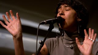 Satellites - Seni Sen Olduğun İçin Sevdim (Live on KEXP) Resimi