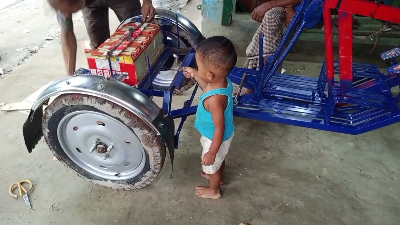 নিত্য নতুন অটোভ্যান তৈরি করতেছি আমরা।সুদক্ষ গাড়িগর দিয়ে। অরজিনাল ব্যাটারি সহ ফুল সেট ভ্যান কম বাজেটে