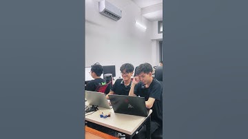 Khi Intern và Senior nói chuyện kiểu…#thietkewebsite #thietkeweb #thietkeapp #dev #code #coder #it