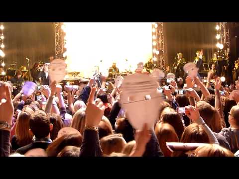 GB40 - Gary Barlow's 40th Birthday. Shine (with th...