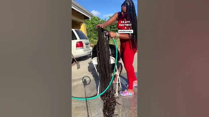 Washing world's longest locks 😳 #dreadlocks #haircare @ashybermudez