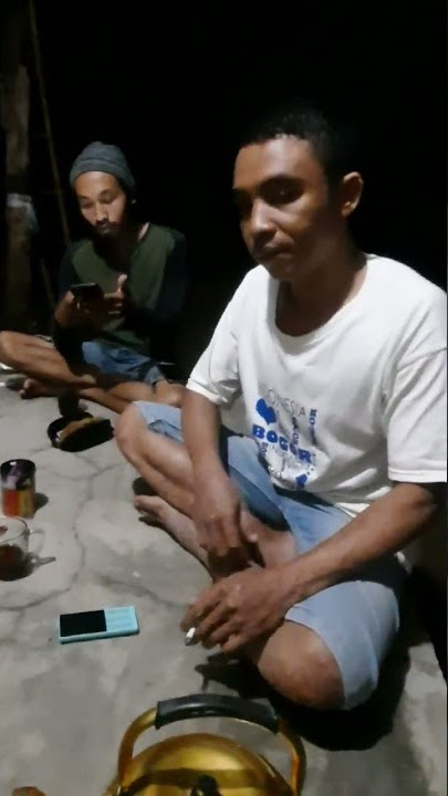 ngopi di dekat kandang ayam #shorts