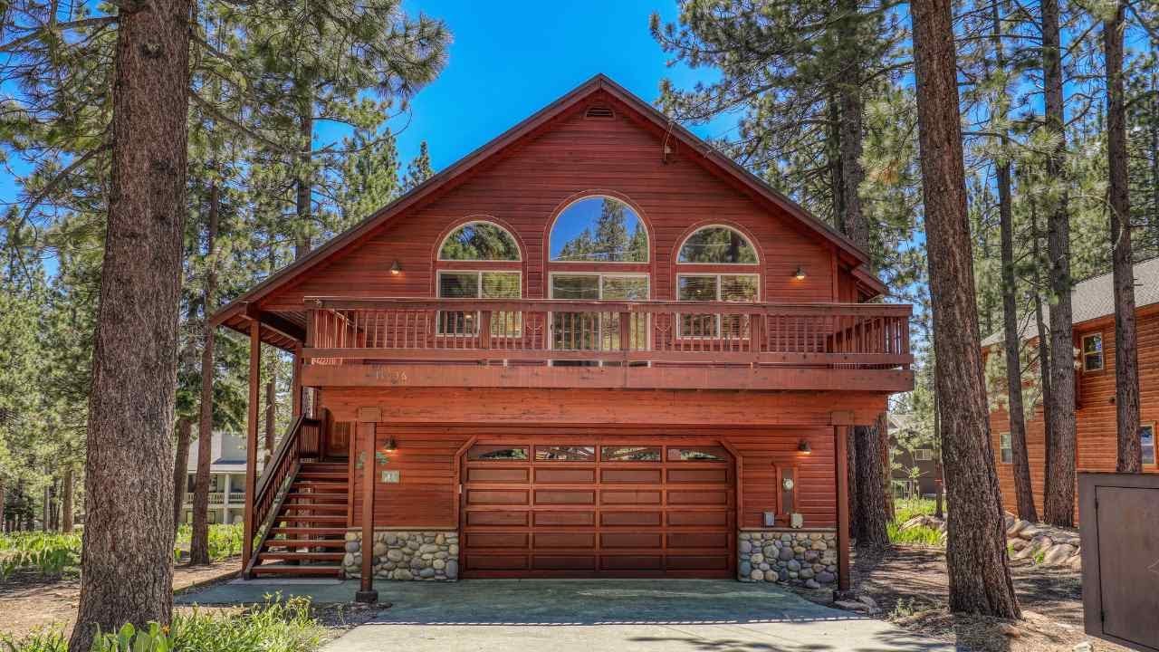 Classic Mountain Home in Tahoe Donner | Sierra Sotheby's International Realty