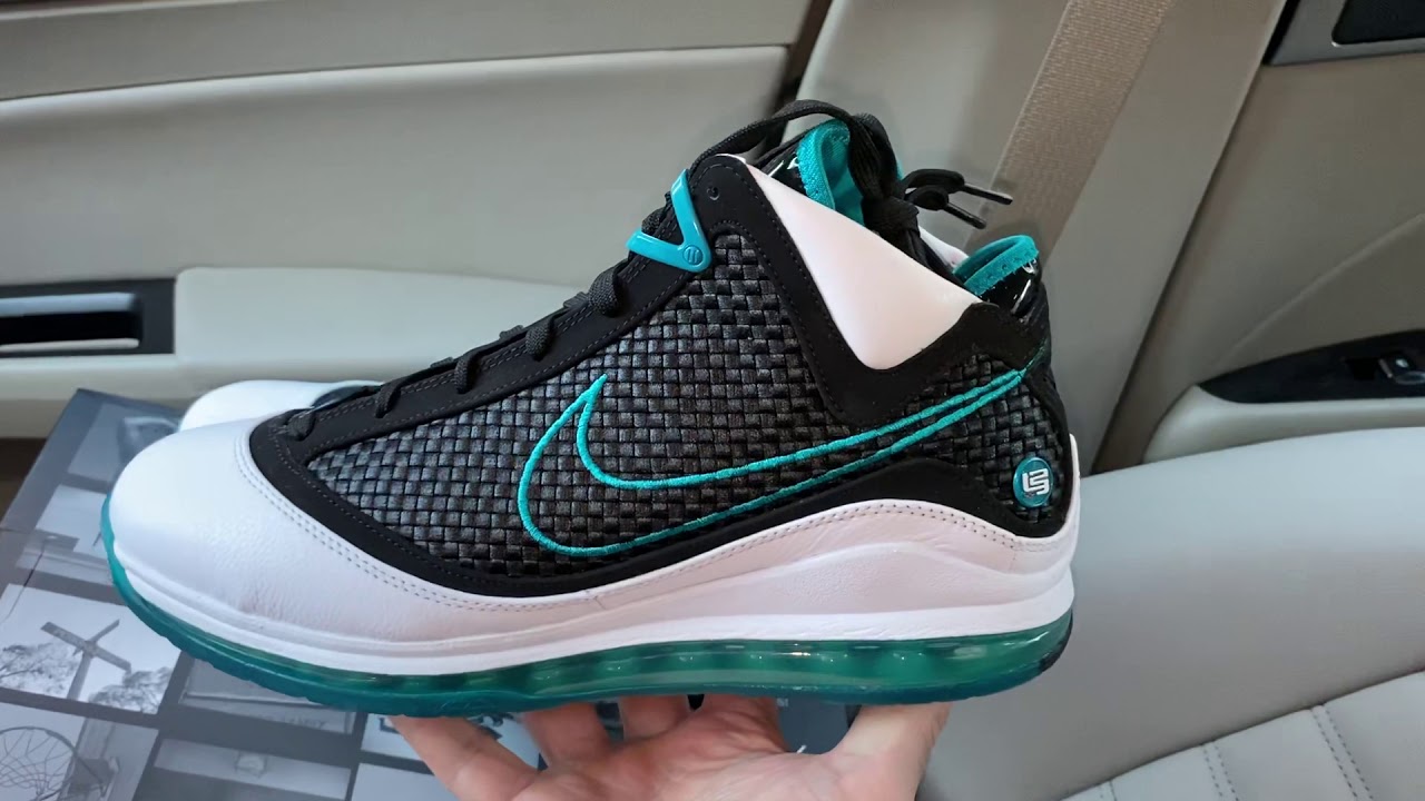 Nike LeBron 7 Red Carpet shoes
