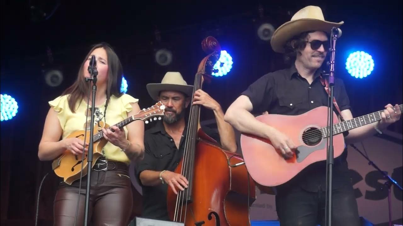 The Brothers Comatose w/ AJ Lee Sing "Harvest Moon" (Neil Young) Merlefest, Wilkesboro,NC 04.28.23 The Brothers Comatose w/ AJ Lee Sing "Harvest Moon" (Neil Young) Merlefest, Wilkesboro,NC 04.28.23